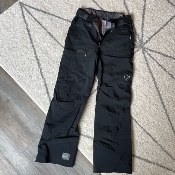 Norrona Lofoten Pro Light GoreTex ski pants - Picture 2 of 9